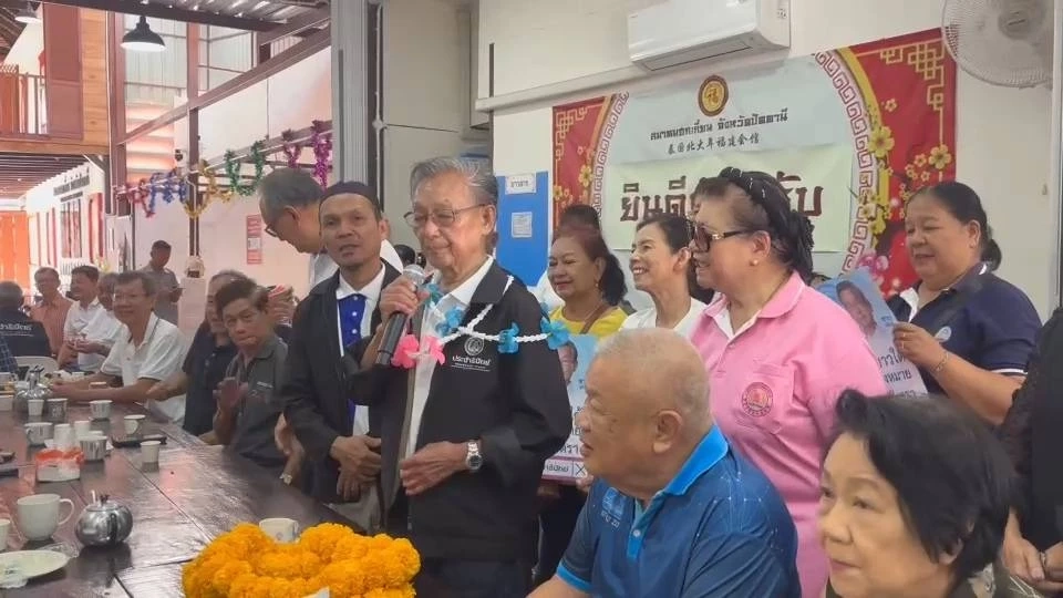 "ชวน" เดินสายปัตตานีขอโอกาส "ประชาธิปัตย์" ปราบทุนเทา