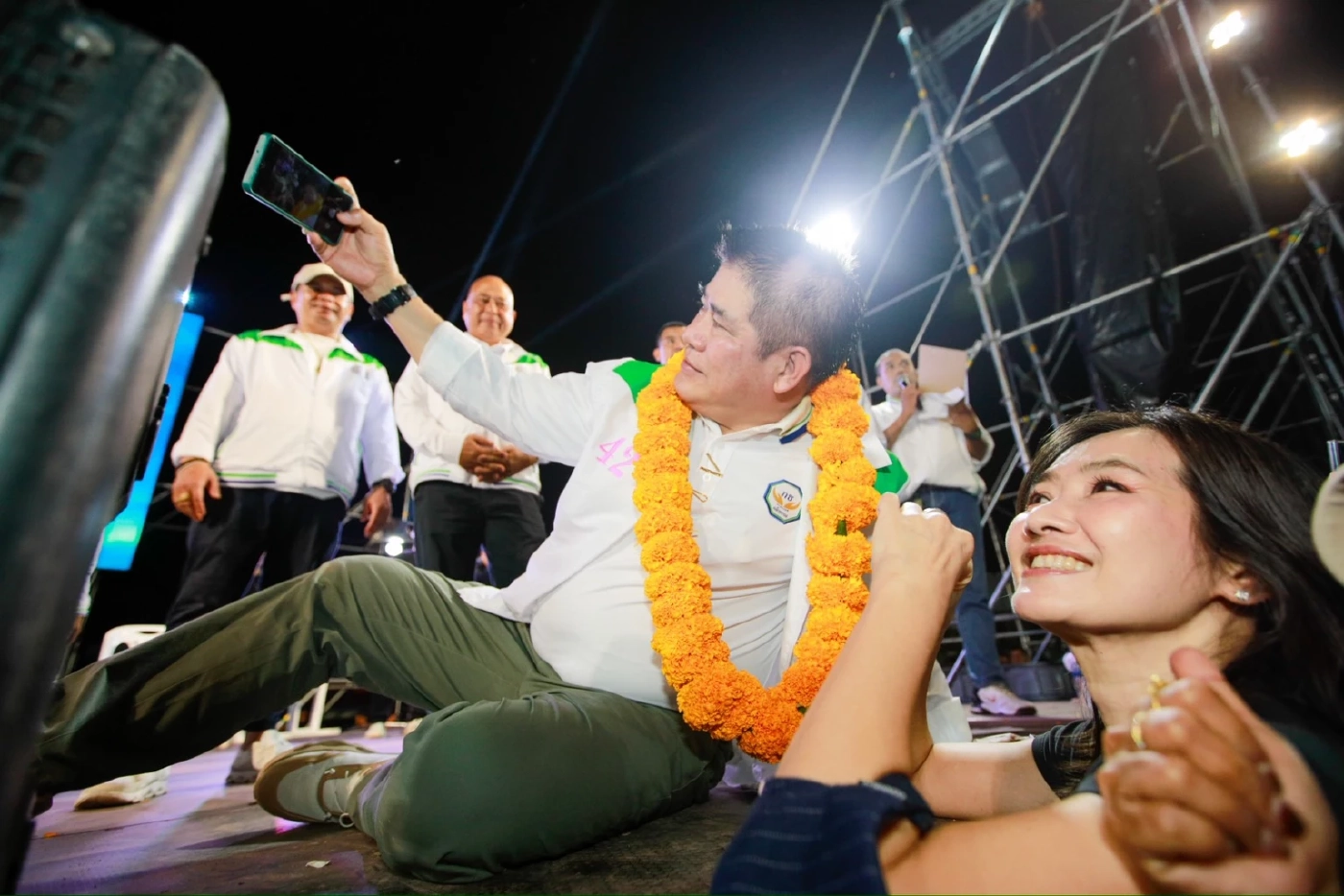 “กล้าธรรม” เปิดเวทีใหญ่สุราษฎร์ฯ คนล้นพื้นที่ “ธรรมนัส” ประกาศสงครามกลุ่มทุน