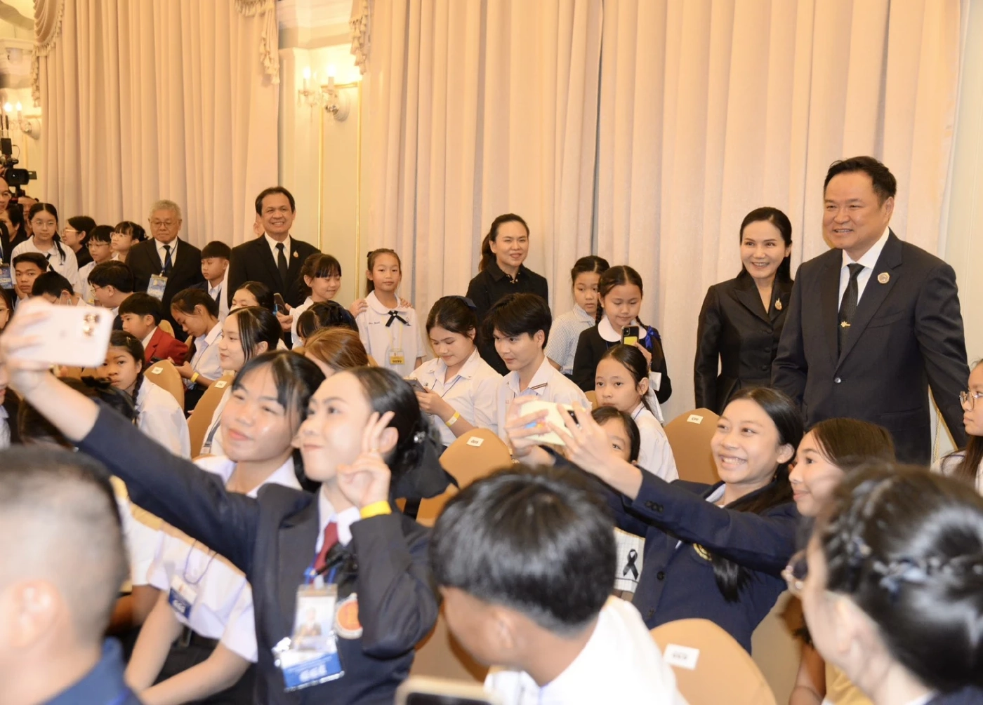 "นายกฯ" เปิดทำเนียบ รับเด็กและเยาวชน เชื่อในอนาคต จะมีหนึ่งในนี้มาบริหารประเทศ