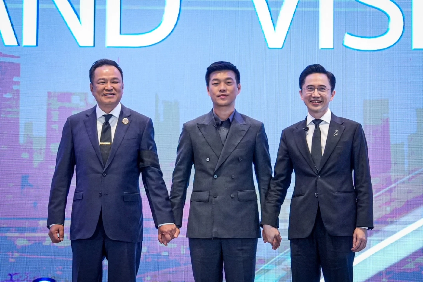 “อนุทิน” ยันรัฐบาล ภท.ไม่มีทุนเทา!! แย้มไม่ปิดกั้นร่วมงาน ปชน.