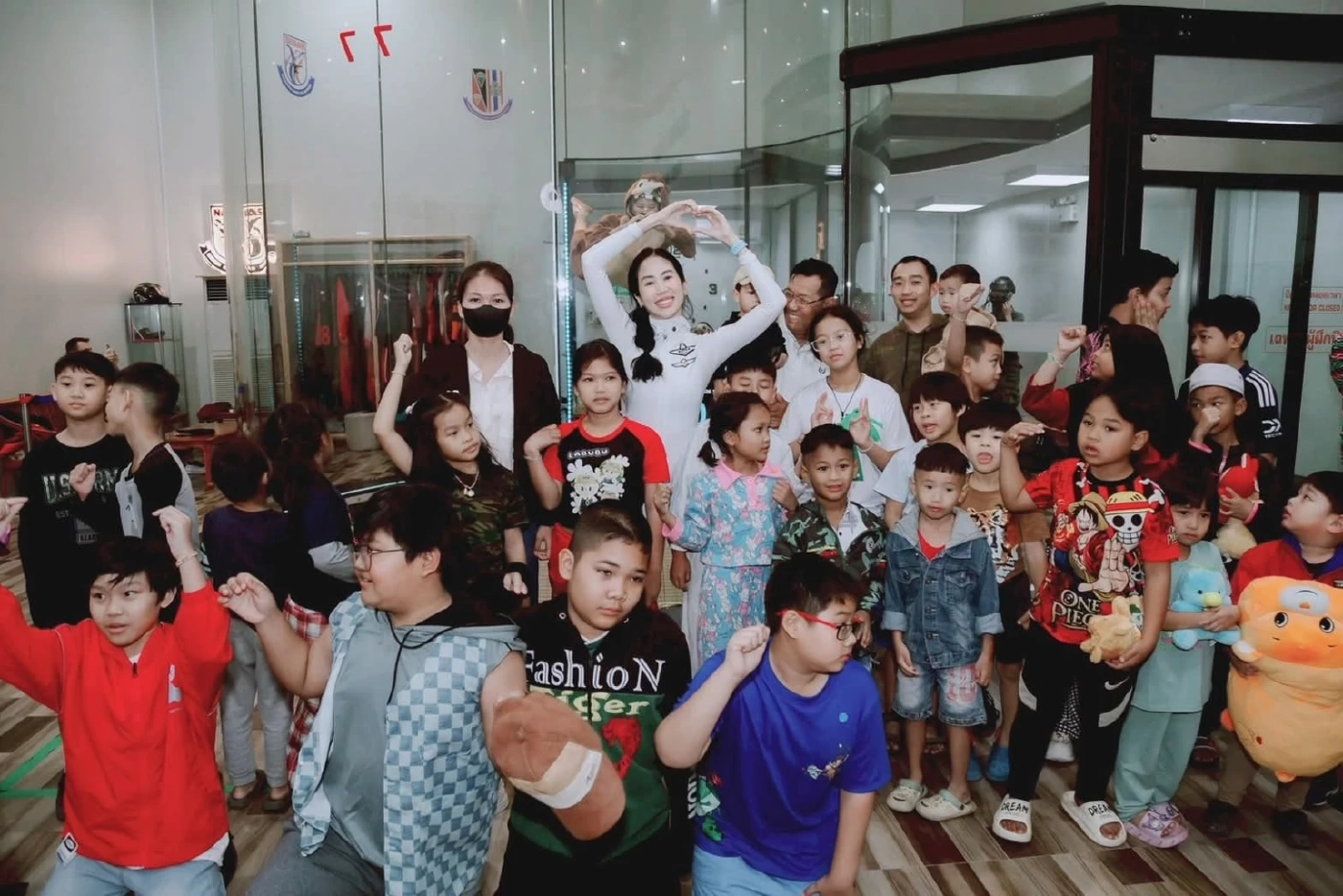 "ไทยก้าวใหม่" ชูใช้ดาวเทียม-AI เชื่อมการศึกษา-ป้องกันสแกมเมอร์