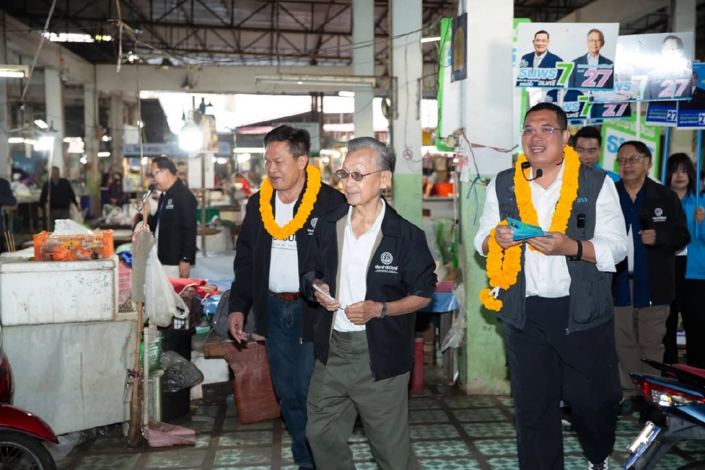 “ชวน” ลุยอุบลฯ ช่วย “ธนพร” หาเสียง ย้ำอุบลฯ สำคัญกับ ปชป.มาก