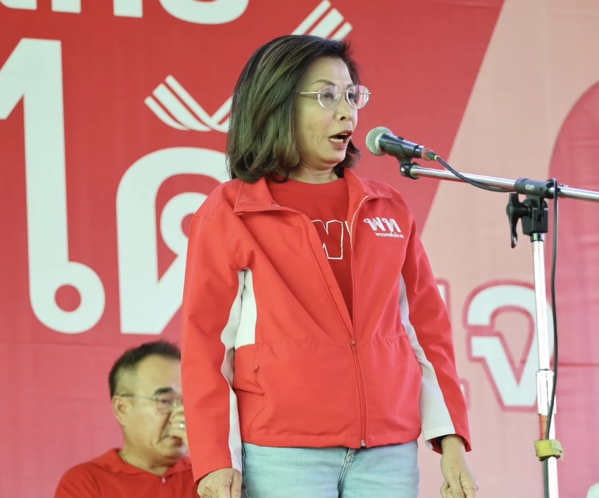 มนพร เจริญศรี แม่ทัพหญิงแดงนครพนม และอีสานเหนือ