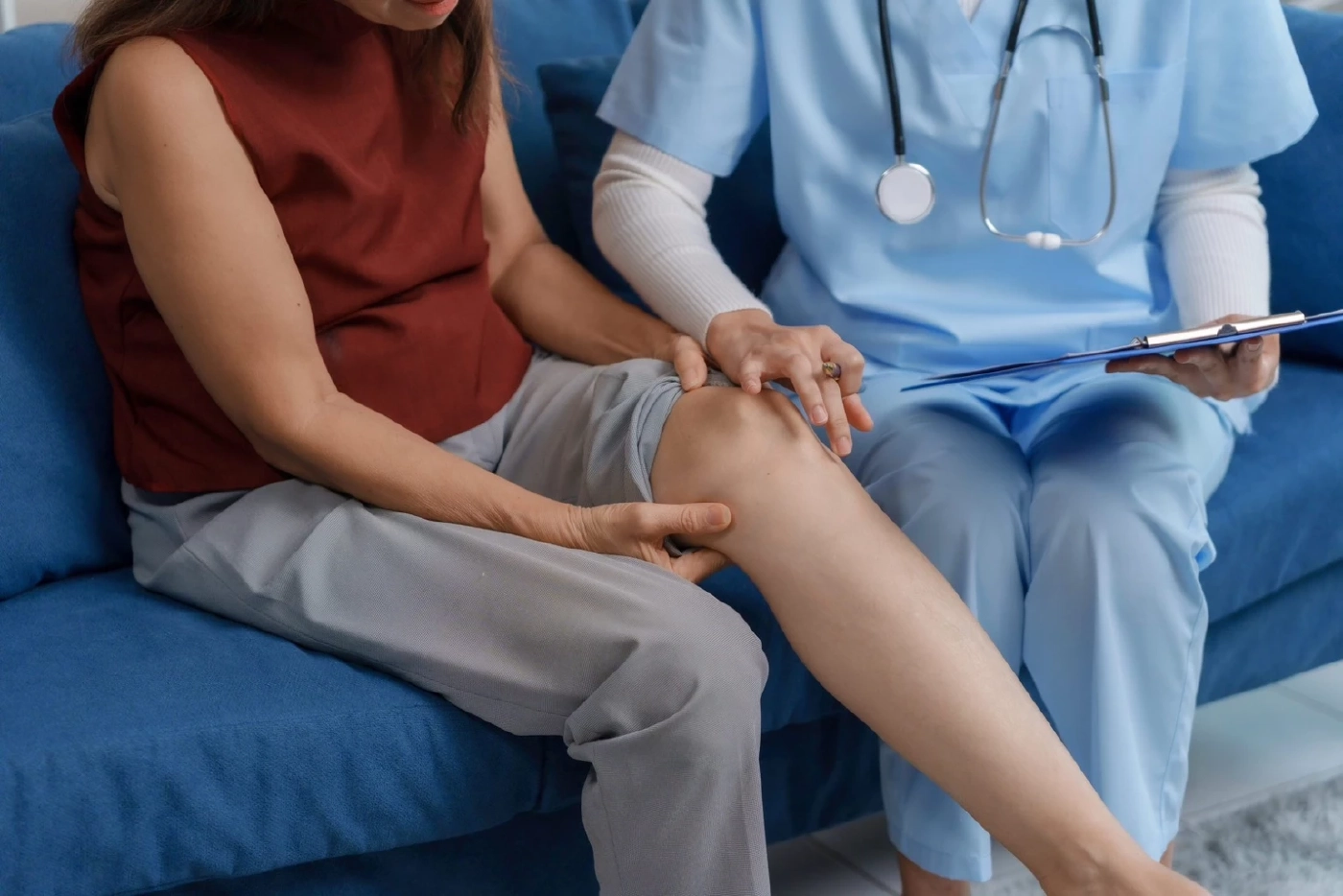 เจาะลึก "ข้อเข่าเสื่อม" โรคยอดฮิตวัย 60+ รักษาได้ไม่ต้องทนปวด