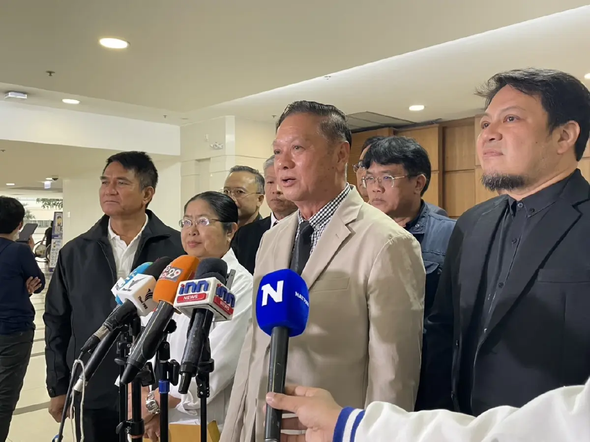"สว.สำรอง" กัดไม่ปล่อย บุก กกต. ทวงคดี "ฮั้ว สว." 3 ปีไม่คืบ ชี้เข้าข่ายเตะถ่วงกระบวนการยุติธรรม