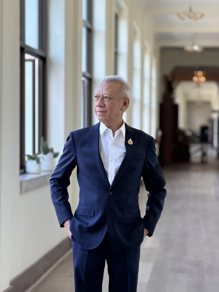 "พิพัฒน์" แจง "ไอซ์" ไม่เคยบิน "เฟิร์สคลาส" หลัง "ไอซ์" ลุยเปิดข้อมูล ใครเอา "เงินผู้ประกันตน" บินเฟิร์สคลาส ใบละ 5 แสน