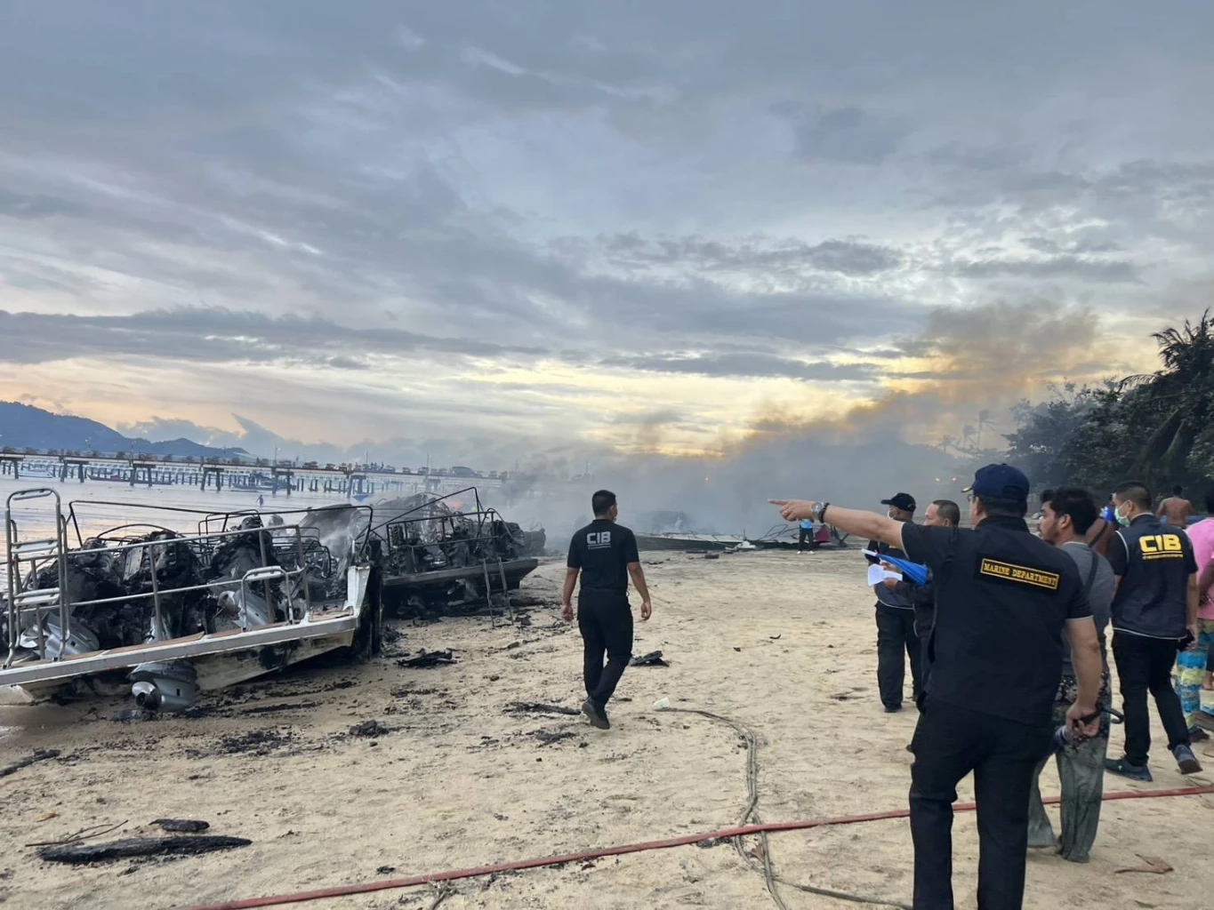 สรุปวอด 22 ลำ! ผู้ว่าฯ ภูเก็ตสั่งเช็กวงจรปิดปมไฟไหม้สปีดโบ๊ทอ่าวฉลอง