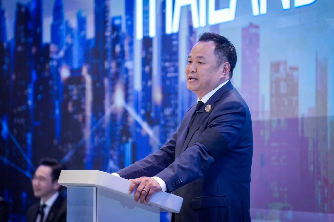  นายอนุทิน ชาญวีรกูล นายกรัฐมนตรี ในฐานะหัวหน้าพรรคภูมิใจไทย