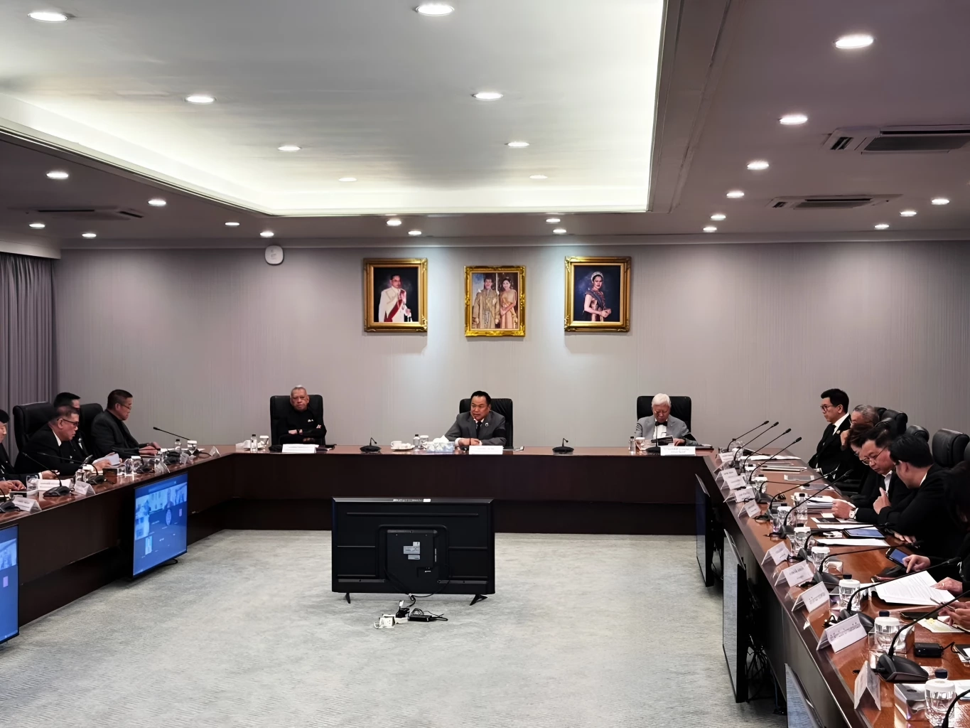 เปิดคลิป! "นายกฯ" ฉะเดือดกลางที่ประชุม หน่วยงานรัฐ โยนกันไปกันมา ถามจะเอายังไงกับ "อิตาเลียนไทย" หลังเกิดเหตุ 4 ครั้งในรอบ 10 เดือน