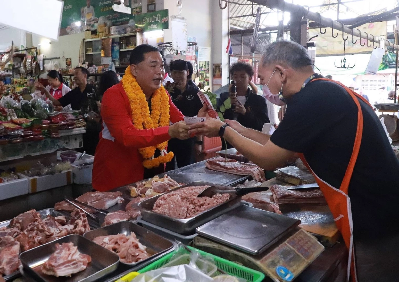 "เสี่ยแฮงค์" ชูนโยบาย ข้าวตันละ 1.5 หมื่น พร้อมแก้หนี้นอกระบบ