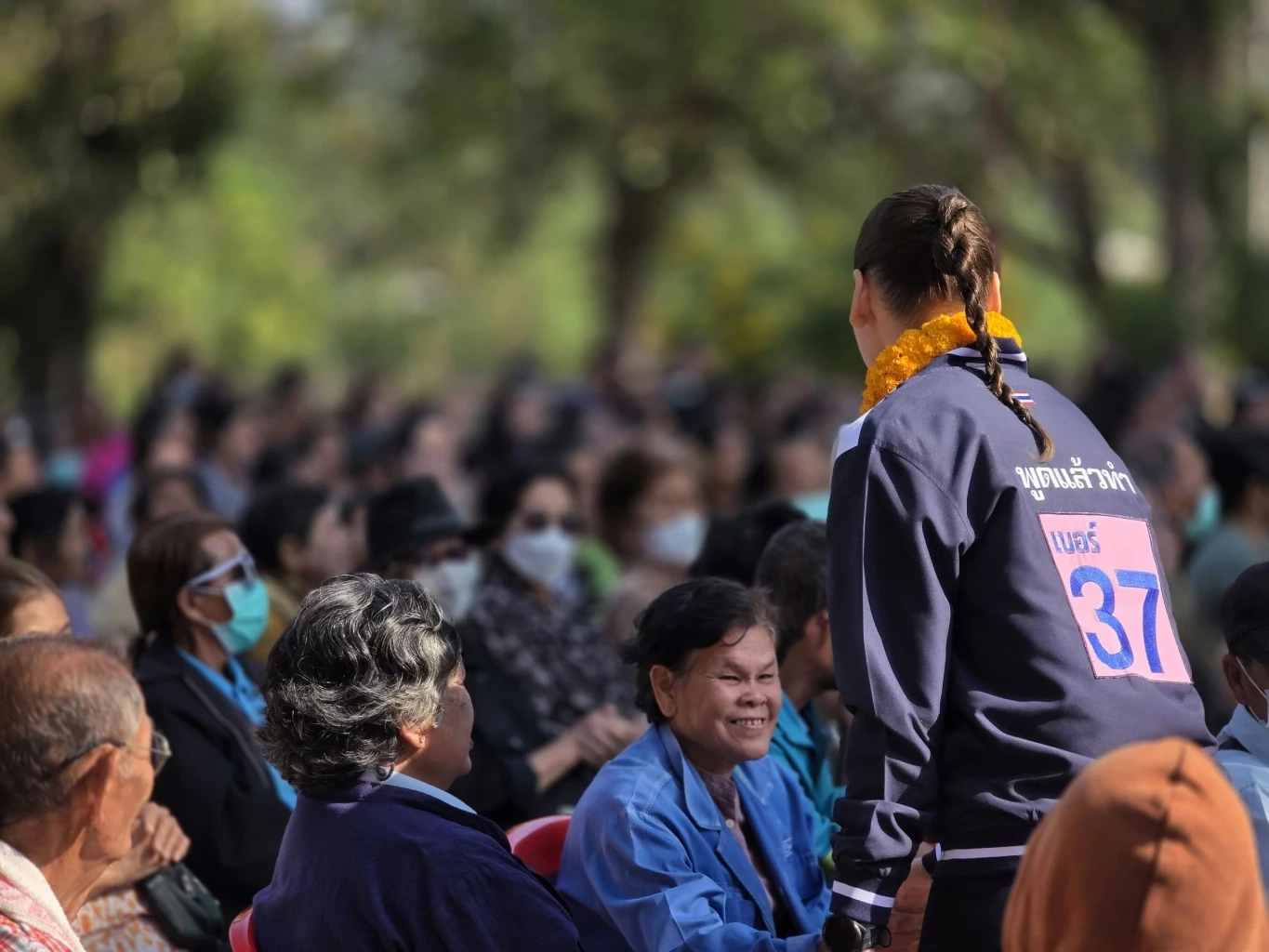 “ซาบีดา” ช่วย “ชาดา” หาเสียง อ้อนขอคะแนนชาวบ้านไร่กลับสภา