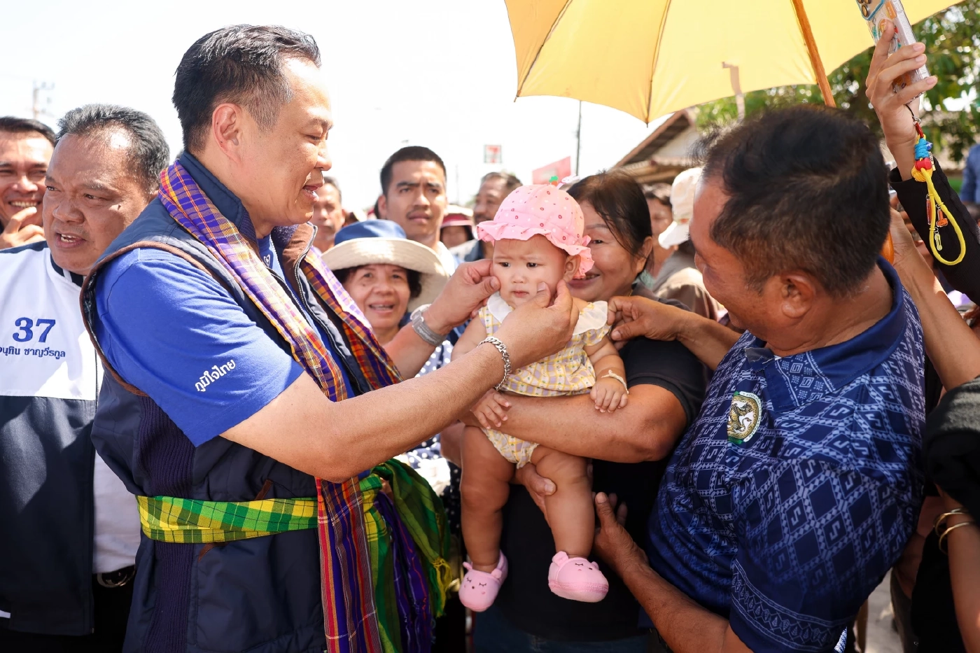 "อนุทิน" ปลื้ม "ชาวชุมพร" ต้อนรับอบอุ่น บอกเชียร์เบอร์ 4-37