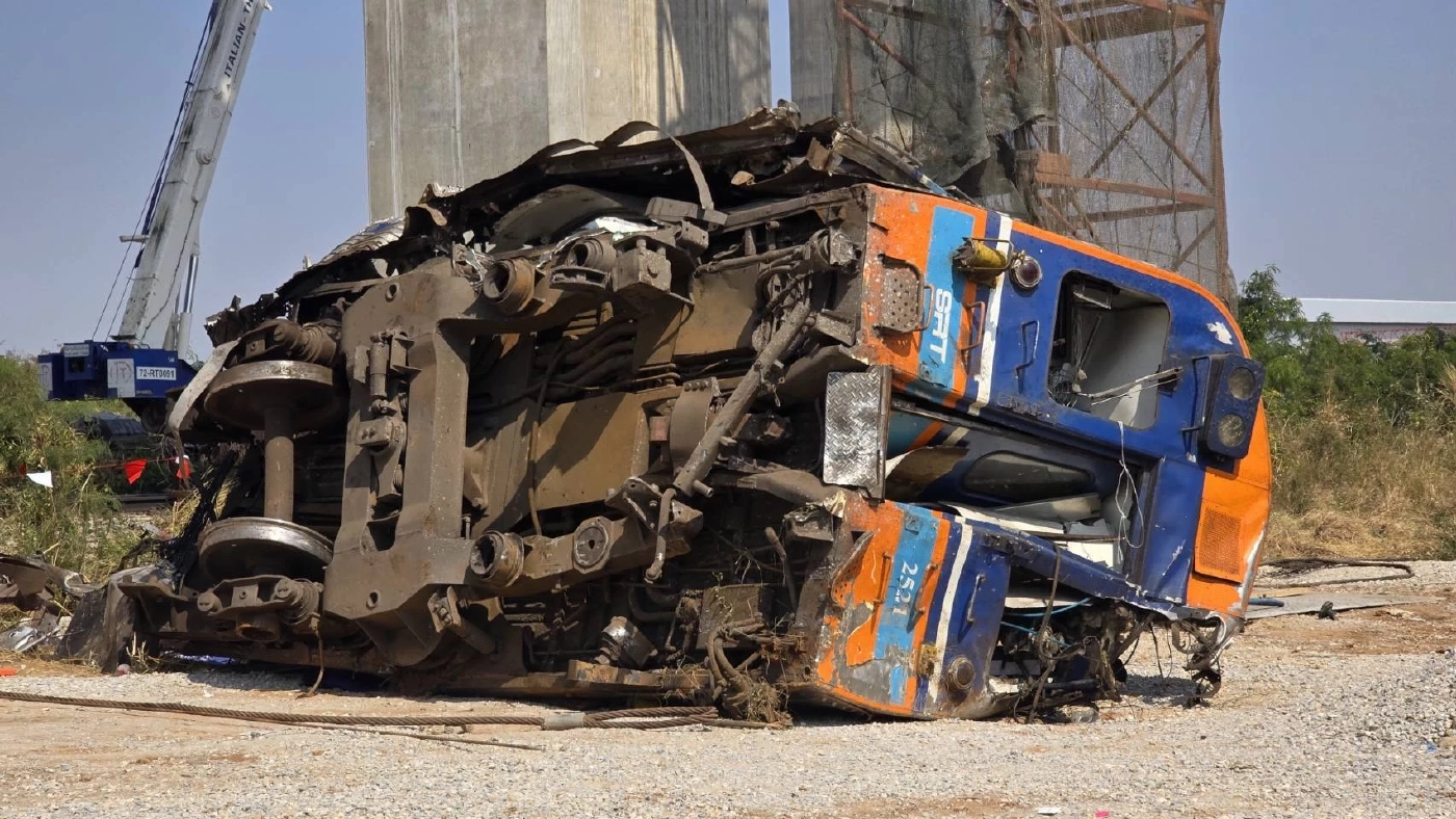 สอบเครียดวิศวกร! "ผู้การโคราช" ตั้งทีมเฉพาะกิจสางปมเครนถล่มทับรถไฟสีคิ้ว