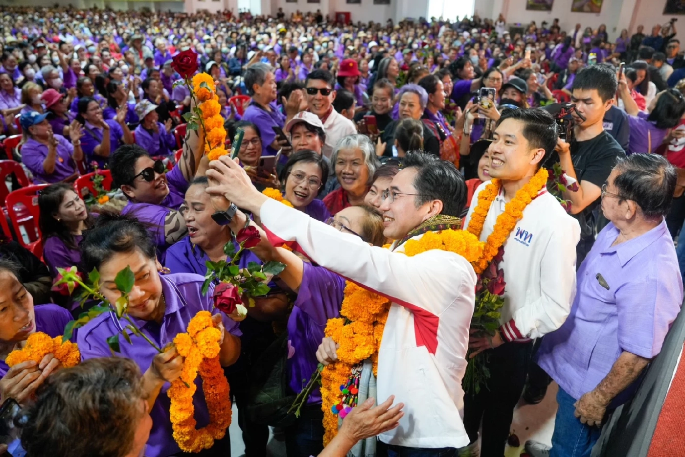 "จุลพันธ์" ท้า "อนุทิน" ดีเบตโค้งสุดท้ายกันสักวัน แซะแรง "ยศนันท์" มีแต่ความรักจากประชาชนขึ้นมาทุกวันๆ