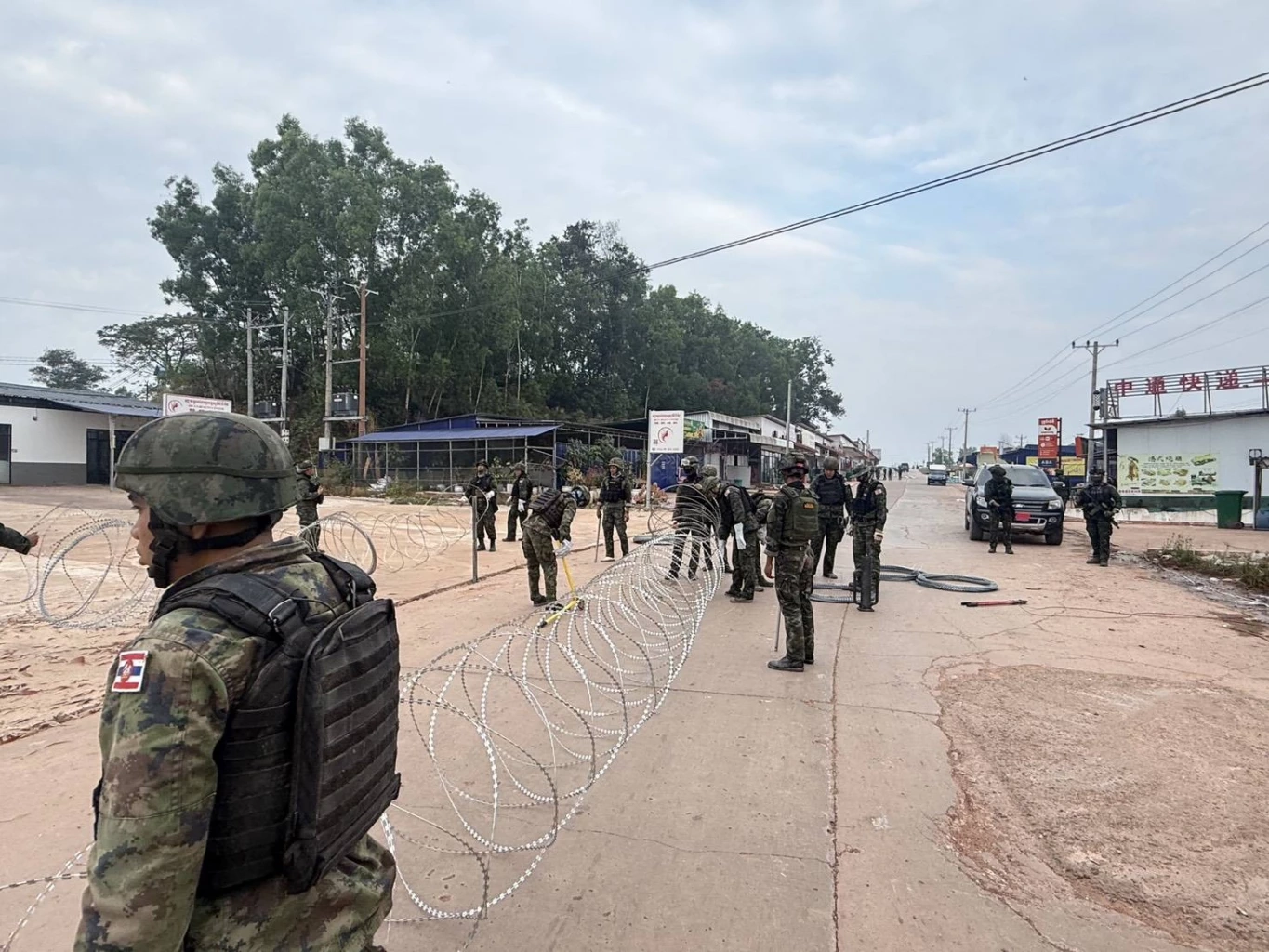 เปิดคลิป! ฉก.นย.ตราด เข้ายับยั้ง "ชาวจีนรื้อรั้วลวดหนาม" บ้านท่าเส้นโดยพลการ