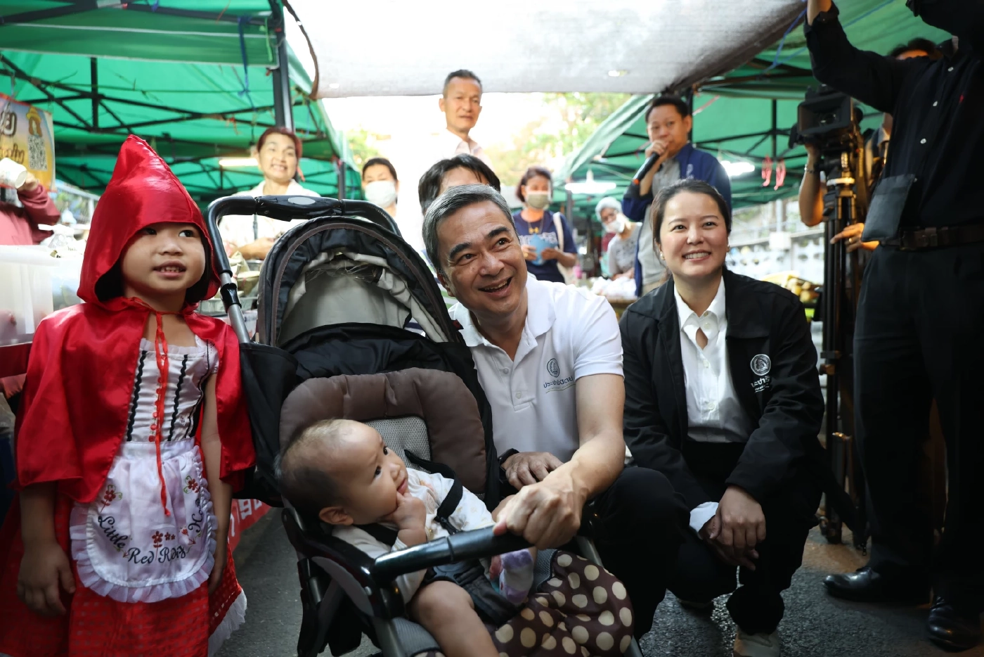 "อภิสิทธิ์" เมินกระแสข่าวล็อกตัวนายกฯ บอกตัวย่อ อ.ไม่มีปัญหา