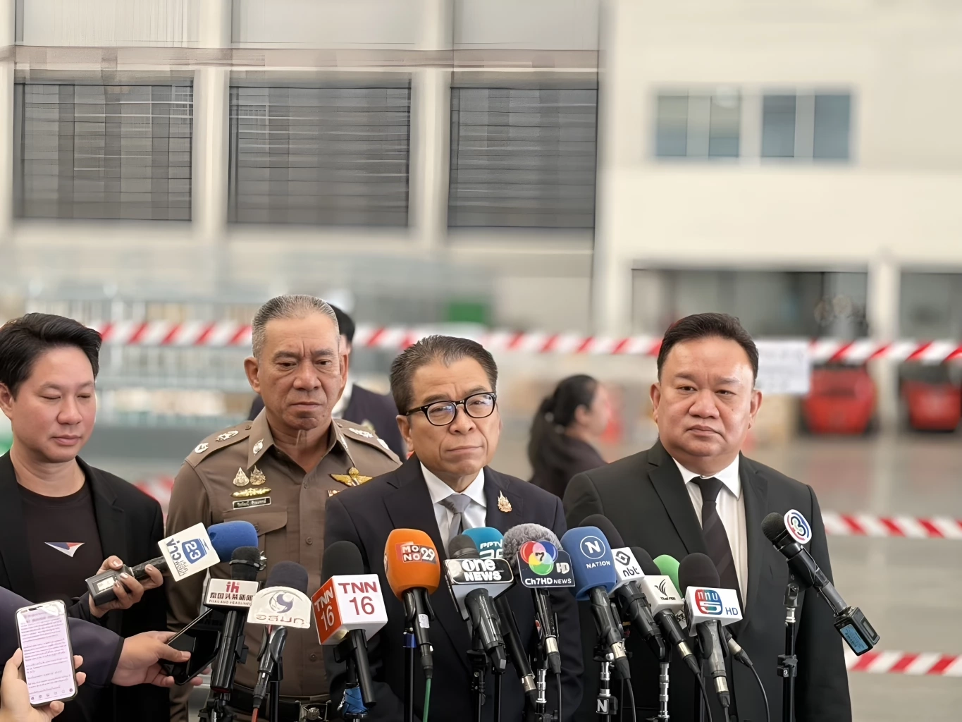 "กกต. - สตช. - ไปรษณีย์ไทย - กรมการกงสุล" จับมือเตรียมส่ง "บัตรเลือกตั้ง-ประชามติ"