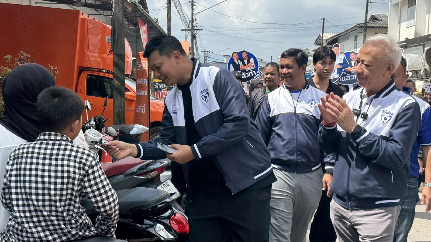 “พิพัฒน์” ควงลูกปิดเมืองตันหยงมัสขอคะแนน มั่นใจปักธงนราฯ ทุกเขต
