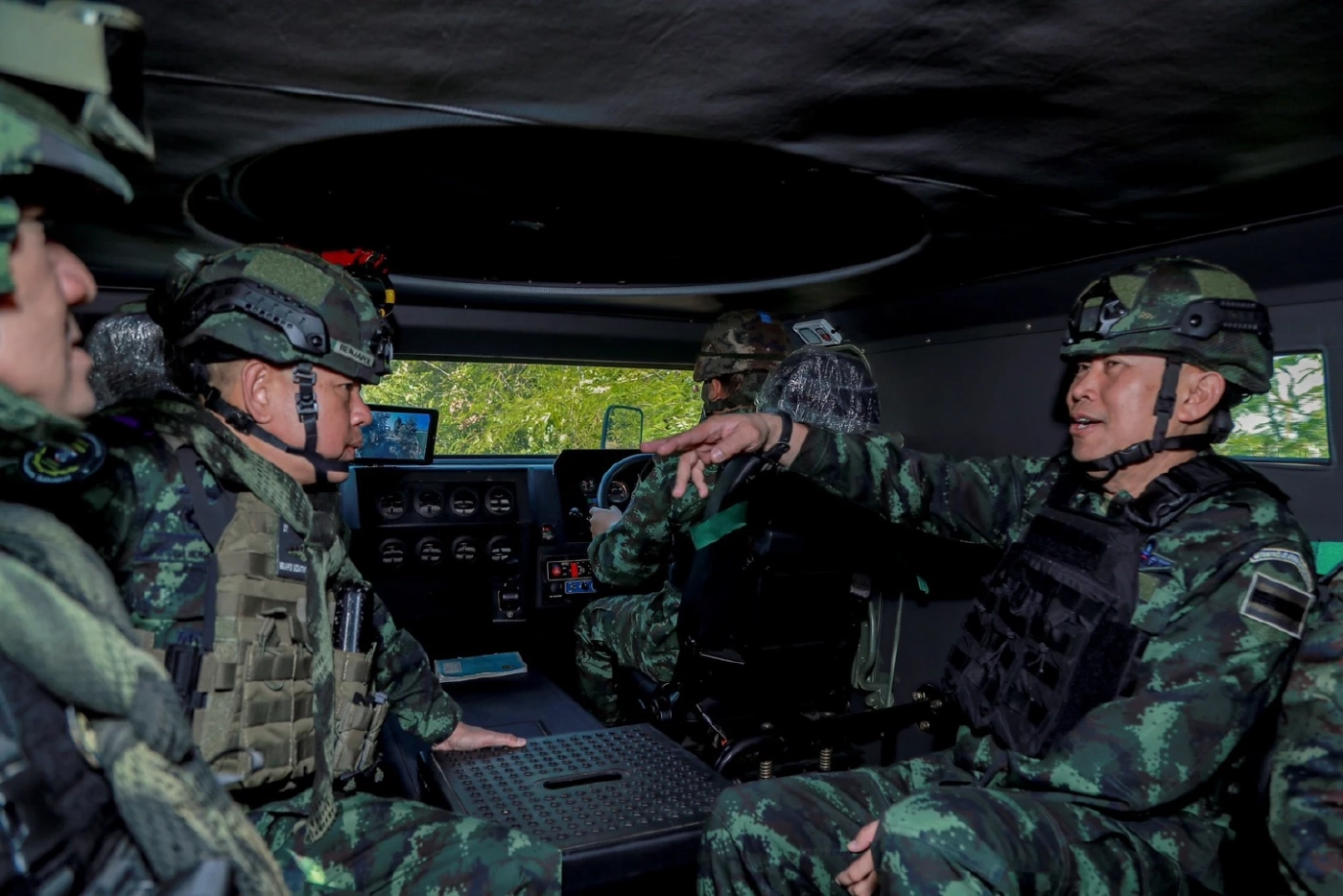 "มทภ.1" ตรวจป้องกันการรุกชายแดน บ.หนองจาน จ.สระแก้ว (มีคลิป)