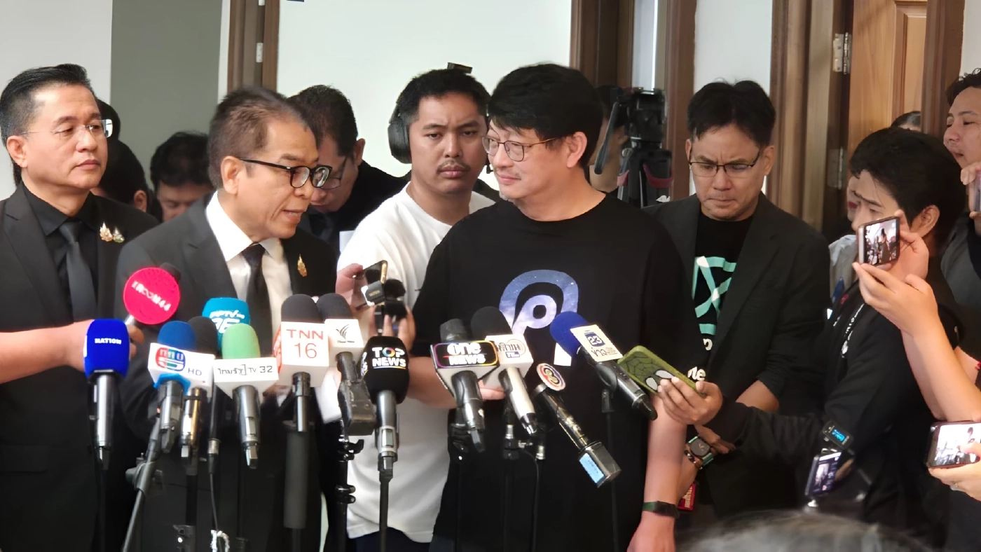 "บก.ลายจุด – ไอลอว์" บุกถาม "แสวง บุญมี" ซักปัญหาค่าใช้จ่ายพรรคการเมือง ในการรณรงค์ประชามติ