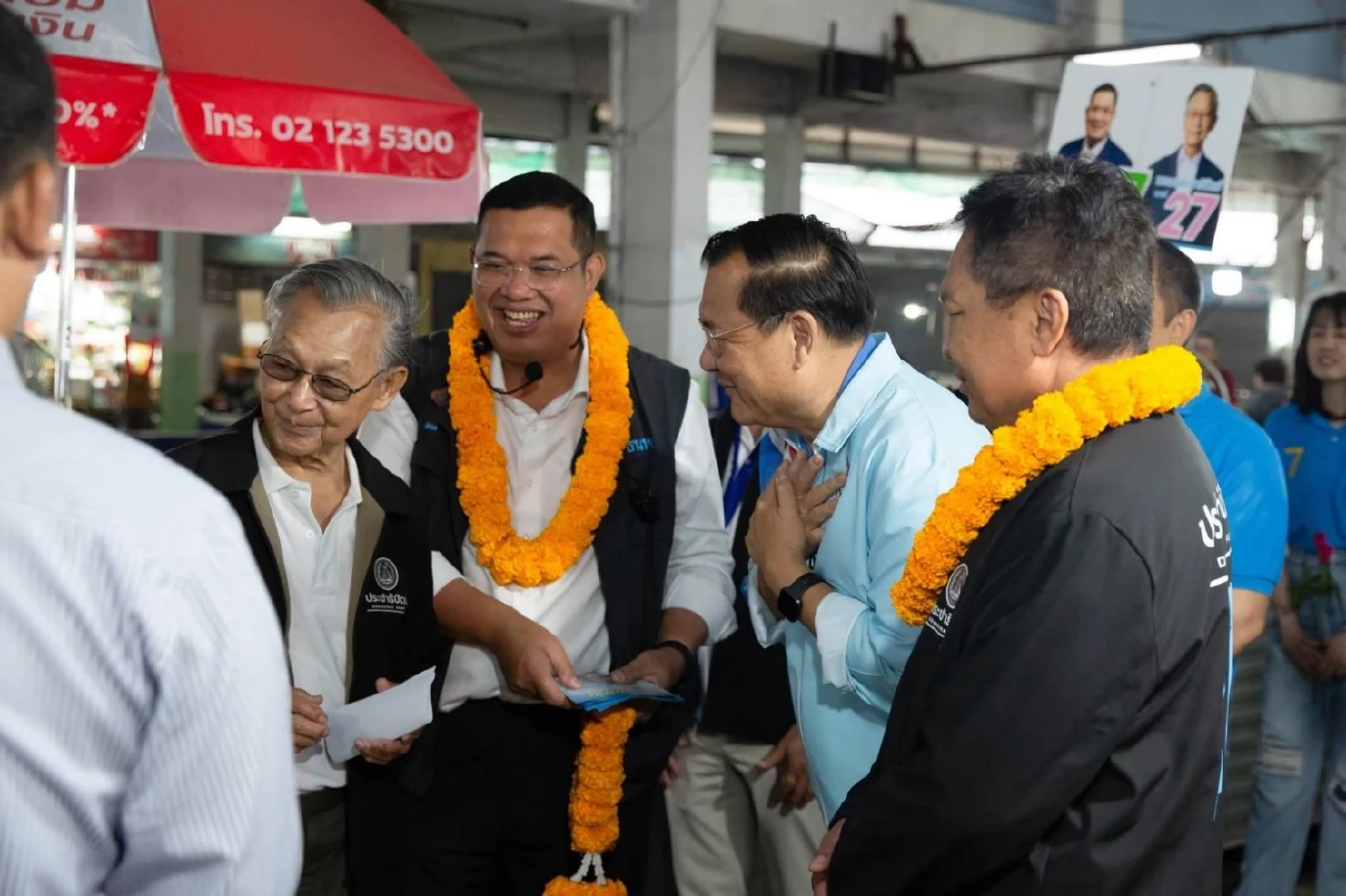 “ชวน” ลุยอุบลฯ ช่วย “ธนพร” หาเสียง ย้ำอุบลฯ สำคัญกับ ปชป.มาก