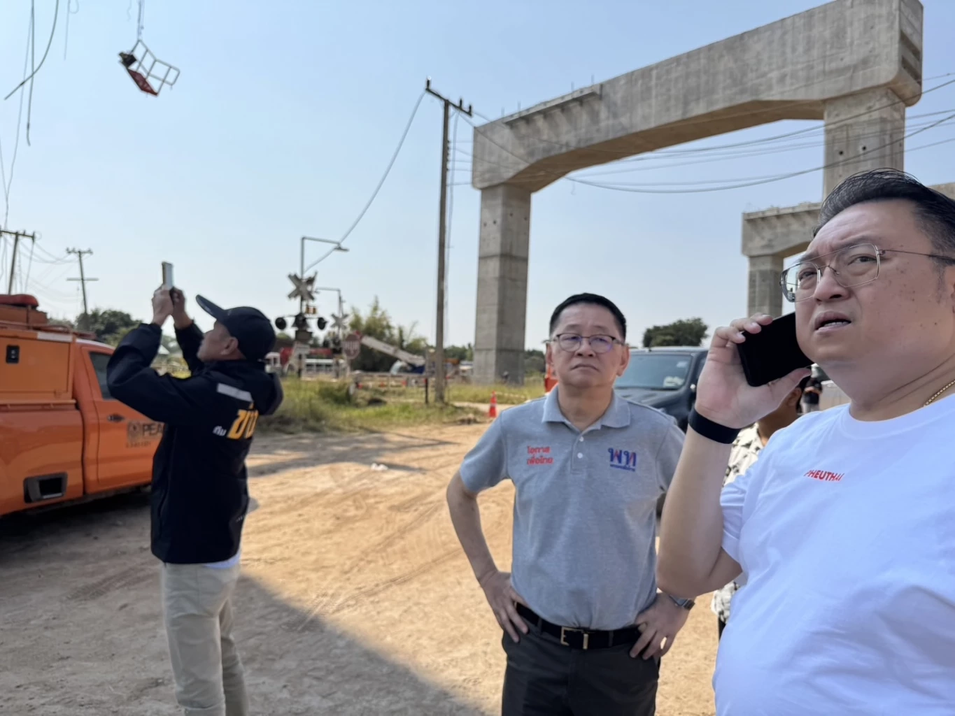 “เพื่อไทย” ส่งกำลังใจเหตุเครนถล่มใส่รถไฟ ส่ง “ประเสริฐ” ไปช่วยแทนการยกคณะ