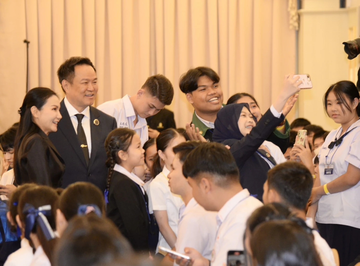 "นายกฯ" เปิดทำเนียบ รับเด็กและเยาวชน เชื่อในอนาคต จะมีหนึ่งในนี้มาบริหารประเทศ