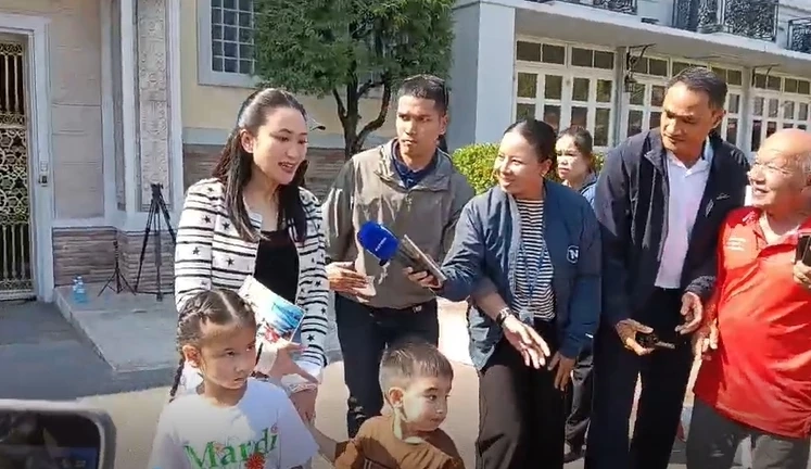 “ทักษิณ” เป่าเค้กอบอุ่น อวยพรวันเกิดย้อนหลังให้หลานสาวครบ 5 ขวบ