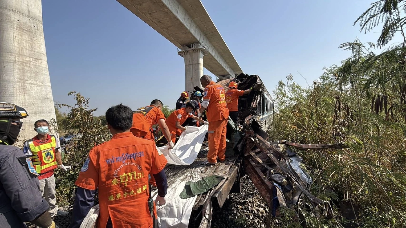 รับไม่ได้! "ดร.เอ้" ชี้เหตุเครนถล่มทับรถไฟโคราช ไม่กลัวความผิด ไม่เคยเห็นใครติดคุก-ปรับจริงจัง