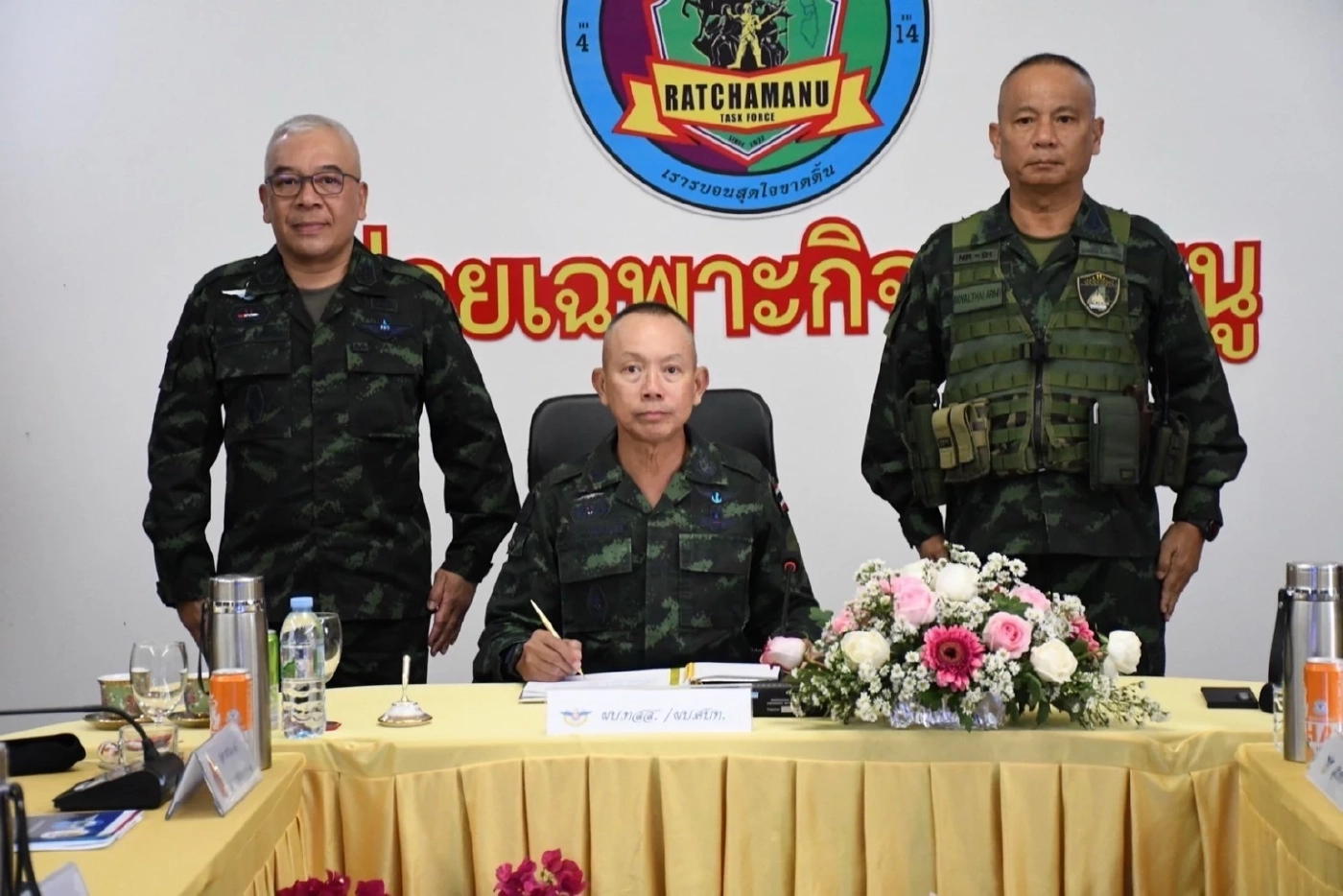 "ผบ.ทสส." ลงพื้นที่แม่สอด ตรวจแนวชายแดนตะวันตก ด้าน "ปลัดกลาโหม" ลงพื้นที่กองกำลังผาเมือง เชียงใหม่