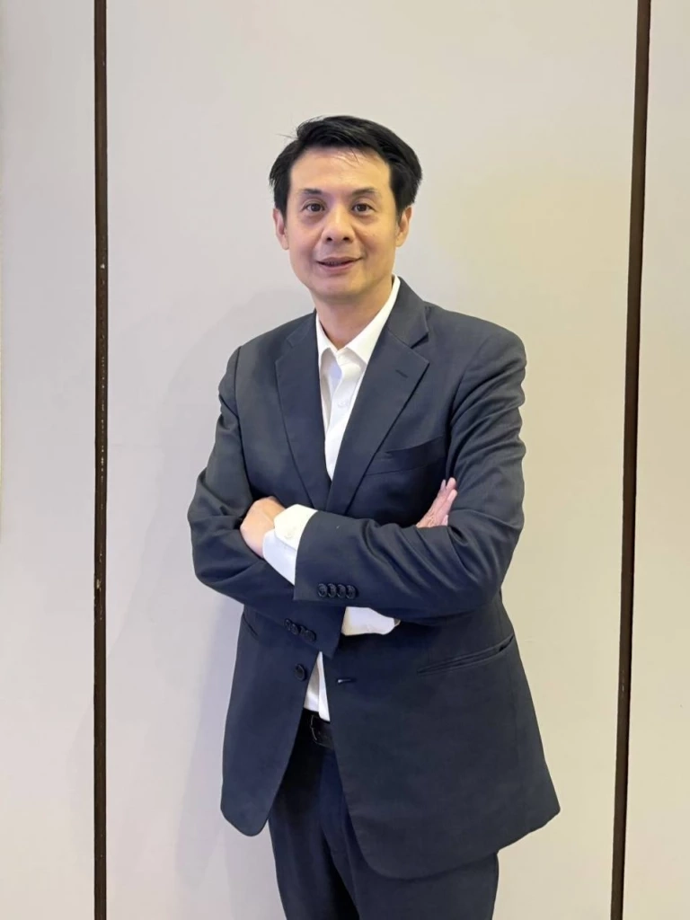 ศ.ดร.อมร พิมานมาศ นายกสมาคมวิศวกรโครงสร้างแห่งประเทศไทย และ ศาสตราจารย์ประจำคณะวิศวกรรมศาสตร์มหาวิทยาลัยเกษตรศาสตร์