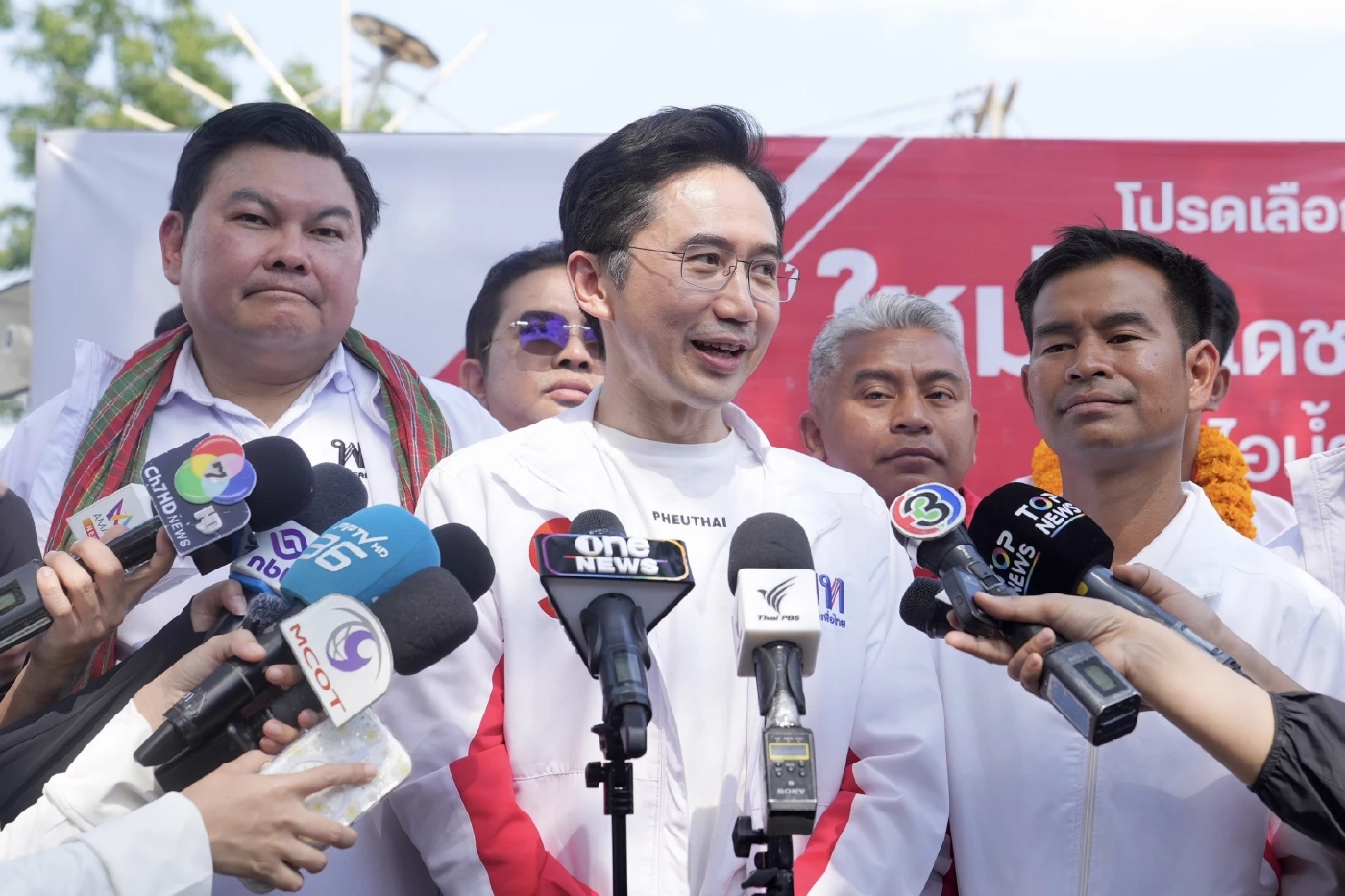 “ยศชนัน” เผยโพล พท.ออกครบ มั่นใจรักษาอีสานได้ แม้งูเห่าออก