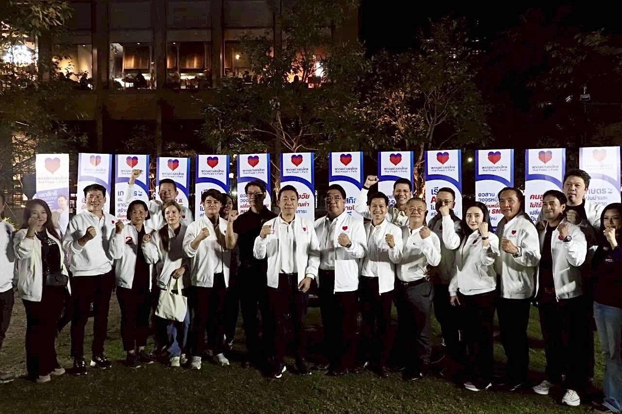"เอกสิทธิ์" นำทัพปวงชนไทยบุกสีลม ชูนโยบายอวสานหนี้-บัตรทองหมาแมว มั่นใจทำได้ล้านเปอร์เซ็นต์