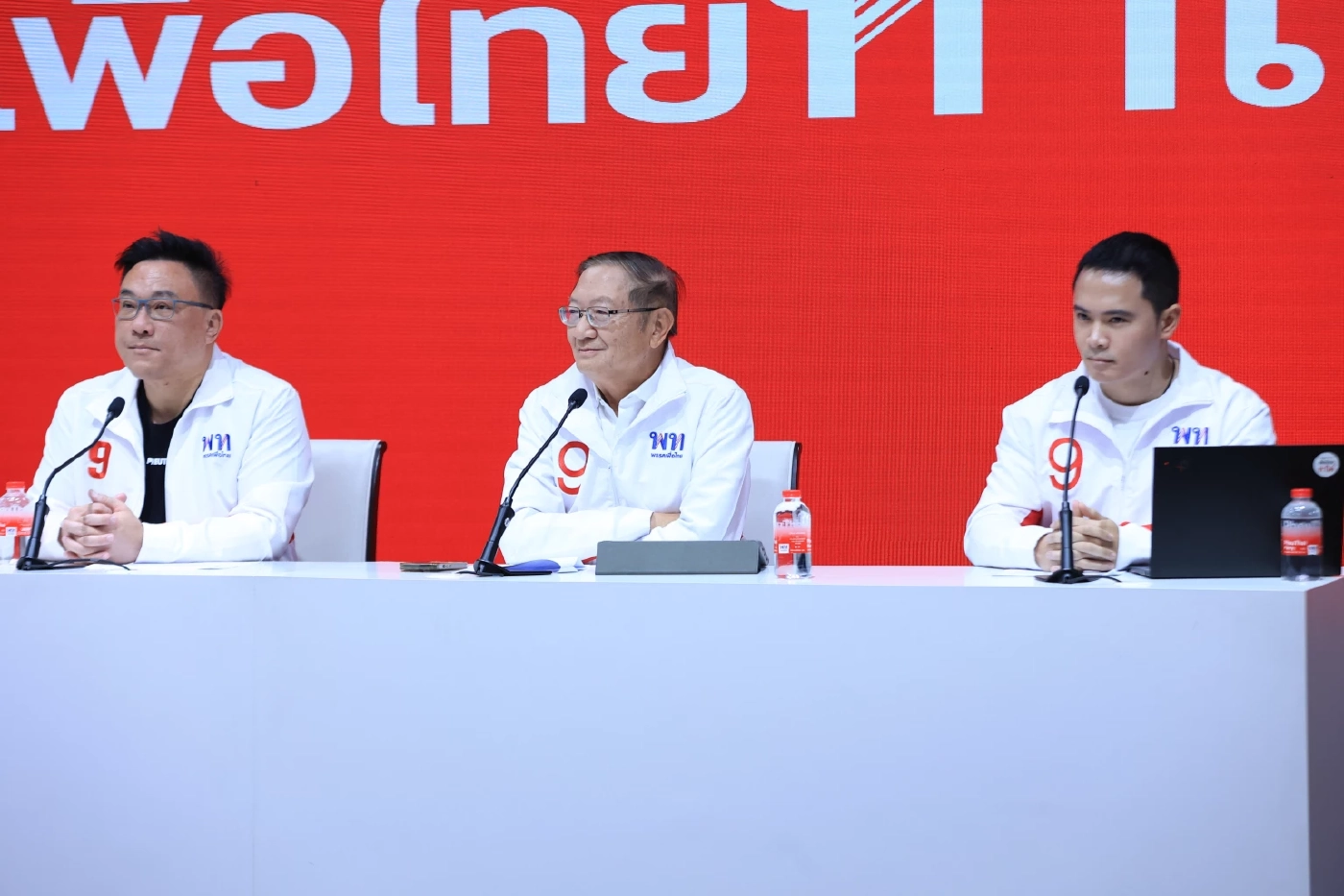 เพื่อไทยโต้หวยใบเสร็จ ชูนโยบายเศรษฐีเงินล้านดึงเงินนอกระบบ