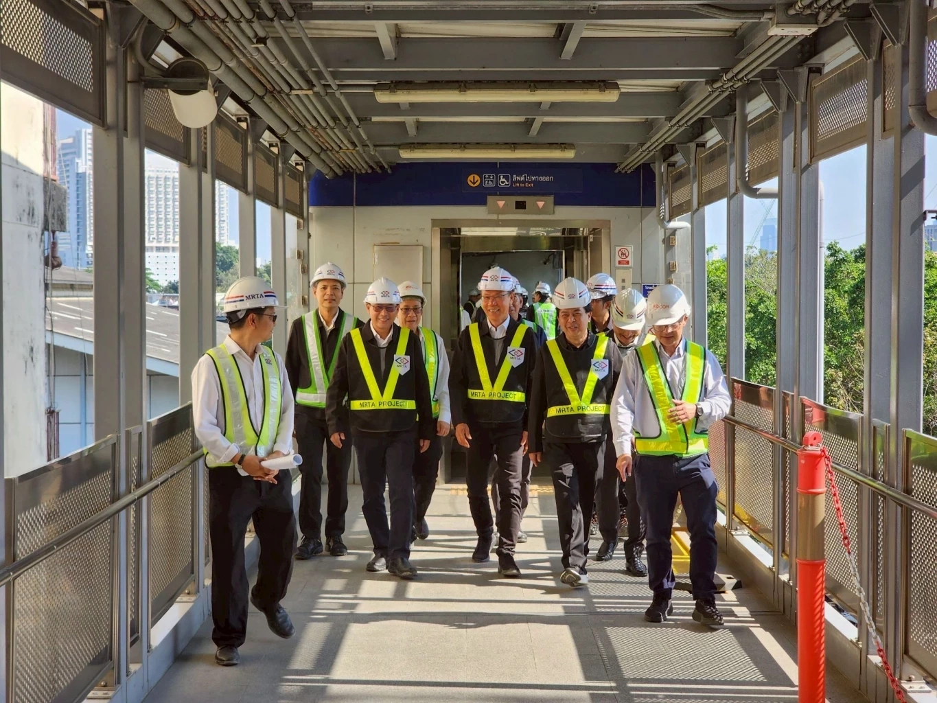 บอร์ด รฟม. ลงพื้นที่ติดตามความคืบหน้ารถไฟฟ้า 'ม่วง – ส้ม'