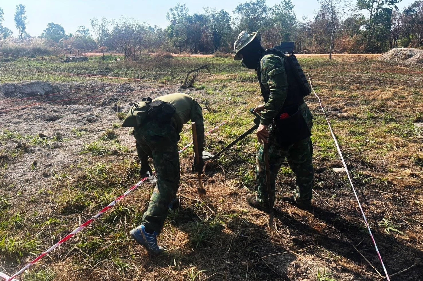 ศทช. ลุยตรวจ "ทุ่นระเบิด" ที่ตราด พบลูกระเบิด TYPE-67 จำนวน 2 ลูก