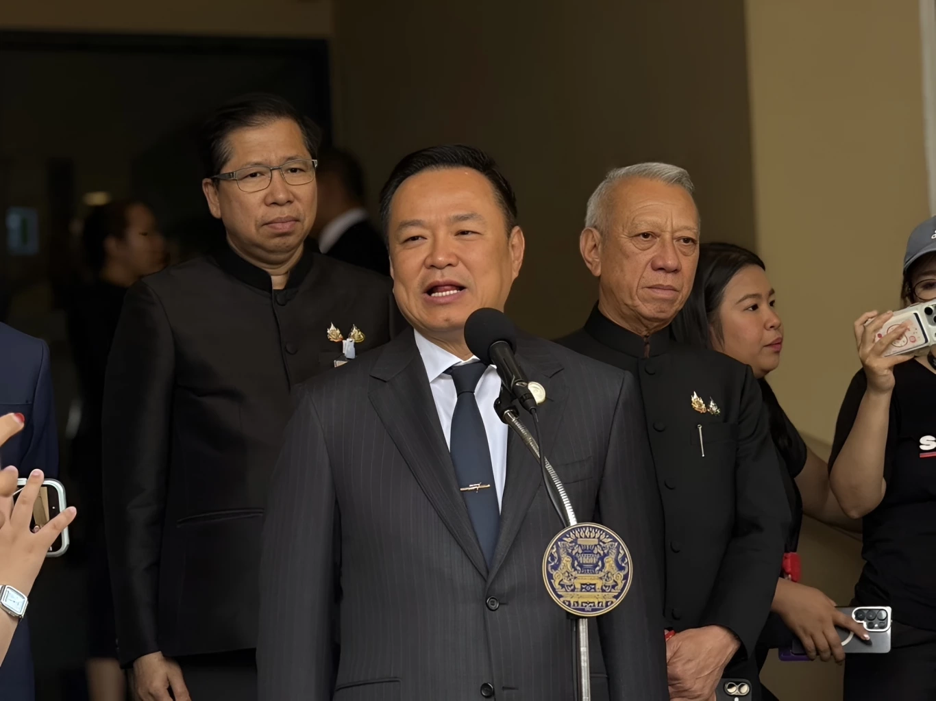 "อนุทิน" ช็อก! ปมโพลชี้ "ซื้อเสียงหนัก 7,500" ย้อนสื่อ อย่าหลอกถาม "เพราะไม่เคยทำ"