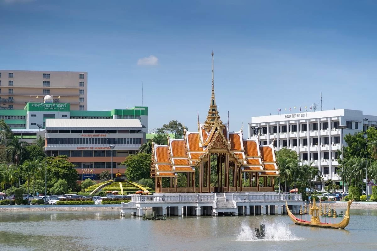 ศาลพิพากษายืน ยกฟ้องกรรมการสภา ม.รามคำแหง ถอดถอนอดีตอธิการบดี