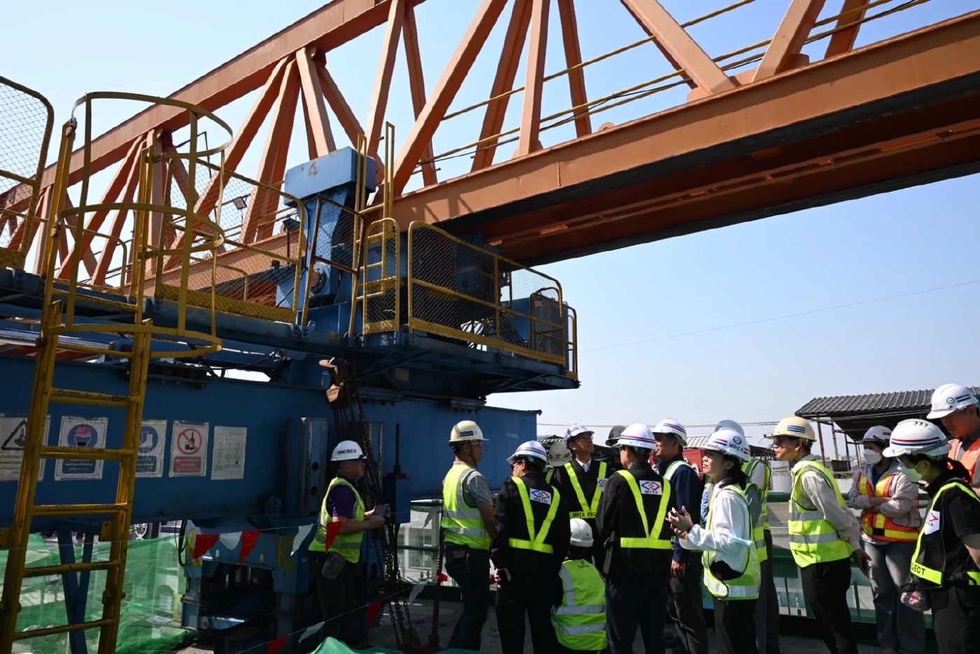 บอร์ด รฟม. ลงพื้นที่ติดตามความคืบหน้ารถไฟฟ้า 'ม่วง – ส้ม'