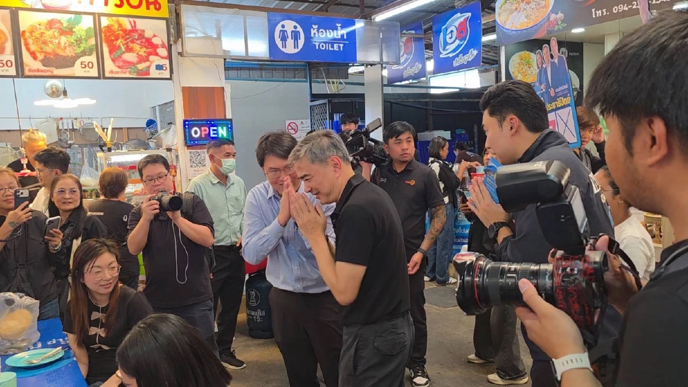 "อภิสิทธิ์" เมิน "รมต.กัมพูชา-อนุทิน" โหนกระแสชาตินิยม