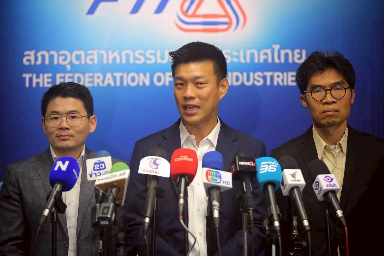 "เท้ง" นำทีมเศรษฐกิจ-แรงงาน ถกสภาอุตสาหกรรมฯ อุดรูรั่วระบบเศรษฐกิจ 100  วันแรก