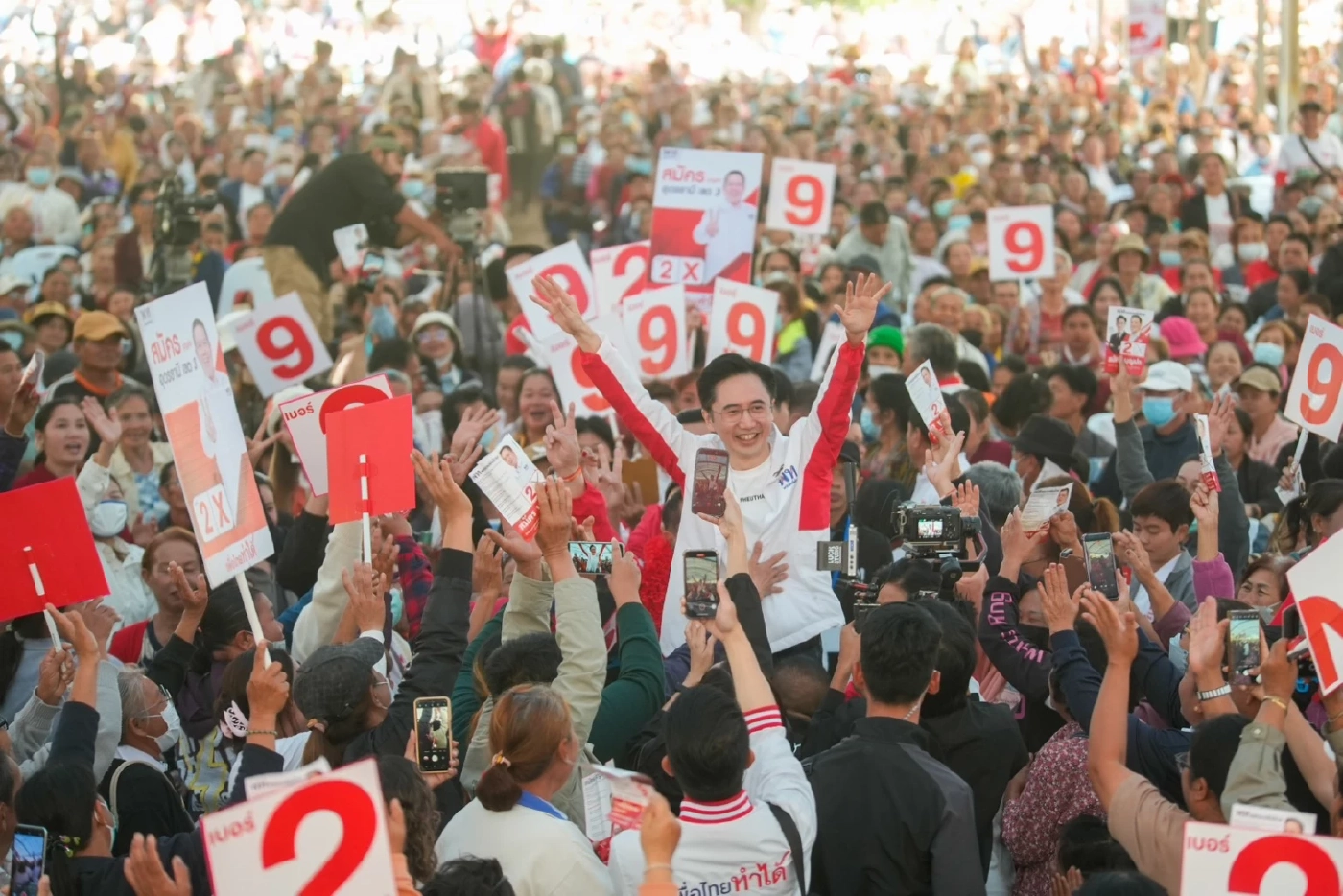 นายยศชนัน วงศ์สวัสดิ์ แคนดิเดตนายกรัฐมนตรี พรรคเพื่อไทย 