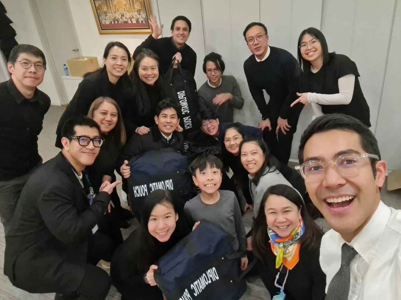 'กงสุล' การันตีบัตรเลือกตั้ง สส.ต่างแดนทุกใบถึงไทยทันนับ 8 ก.พ.