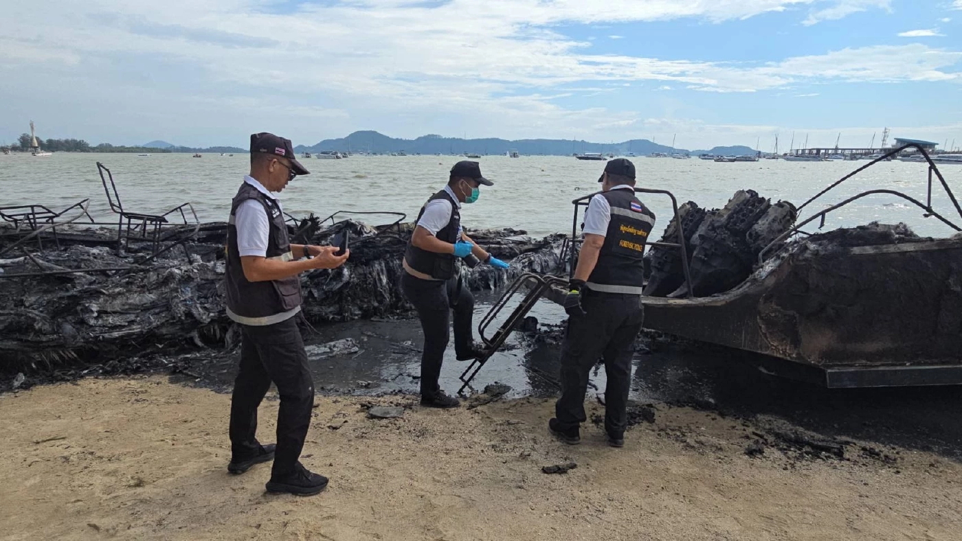 สรุปวอด 22 ลำ! ผู้ว่าฯ ภูเก็ตสั่งเช็กวงจรปิดปมไฟไหม้สปีดโบ๊ทอ่าวฉลอง