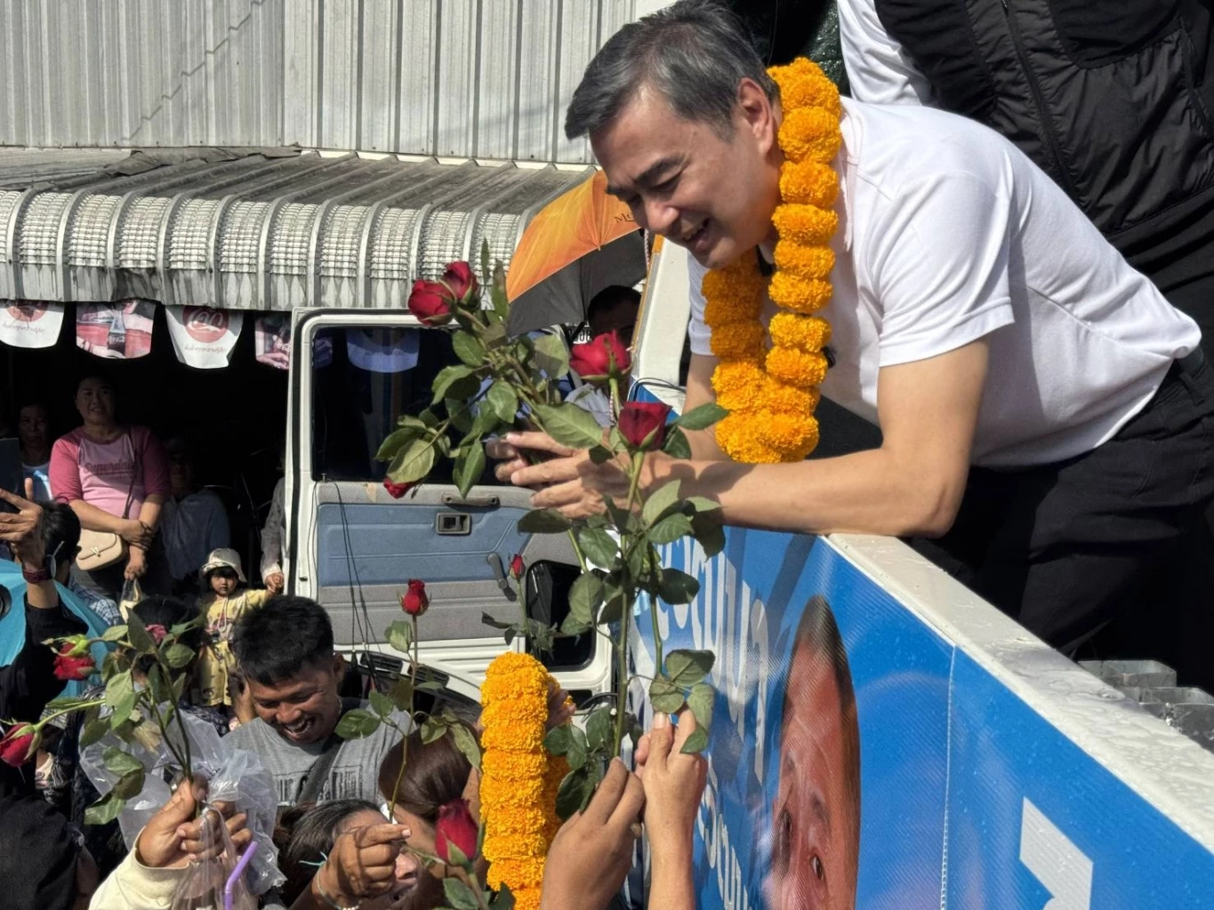 “มาร์คหลาดแตก” บุกสิชล! ลั่น ปชป.คัมแบ็ก ชูหลากนโยบายการเงินให้ ปชช.