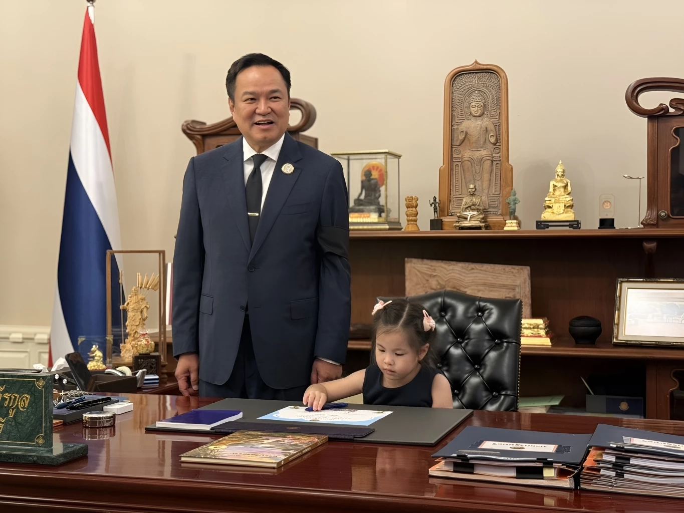 "อนุทิน" ชวนบุตรหลาน ขรก. จนท. ทำเนียบ นั่ง "เก้าอี้นายกฯ" ประเดิม "วันเด็กแห่งชาติ"