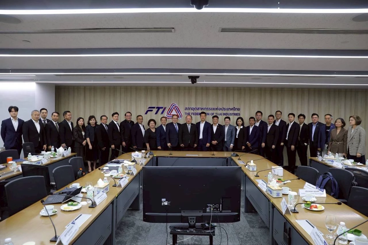 "เท้ง" นำทีมเศรษฐกิจ-แรงงาน ถกสภาอุตสาหกรรมฯ อุดรูรั่วระบบเศรษฐกิจ 100  วันแรก