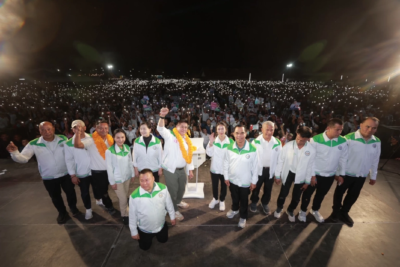 “กล้าธรรม” เปิดเวทีใหญ่สุราษฎร์ฯ คนล้นพื้นที่ “ธรรมนัส” ประกาศสงครามกลุ่มทุน