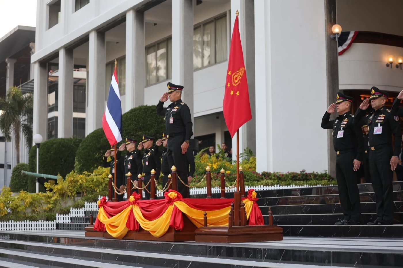 "พลเอกประยุทธ์" ร่วมวันสถาปนาครบ 116 ปี กองทัพภาค 1 ย้ำให้กำลังใจทหารชายแดนตลอด