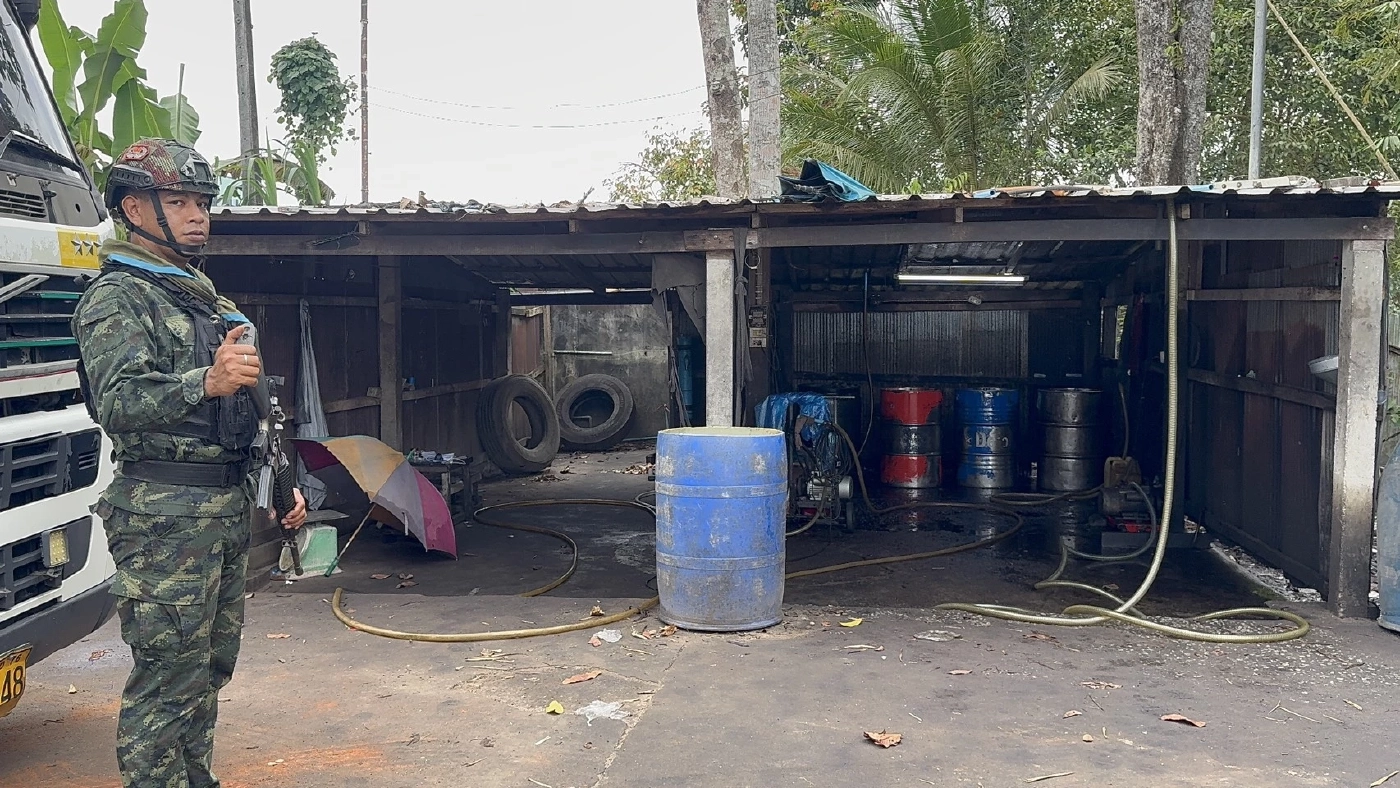 กำลังผสมตรวจเส้นทางโจรบึ้มปั๊ม พบโกดังลับซุกน้ำมันเถื่อนกว่า 9,230 ลิตร